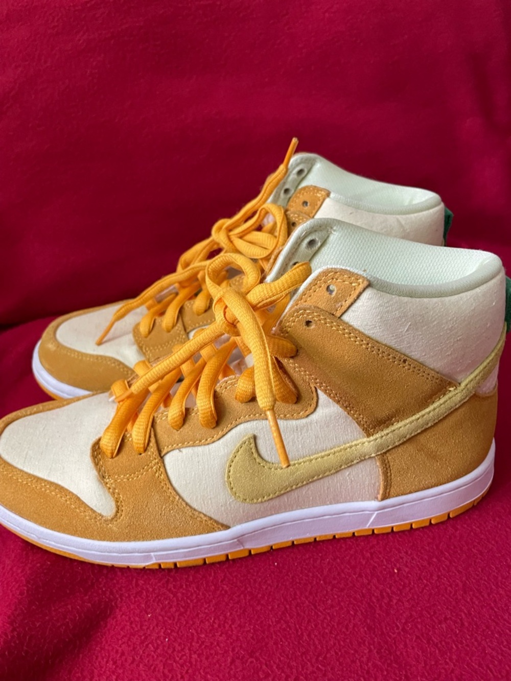 Nike dunk high top size8